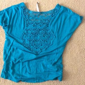 Cute blue laced top!